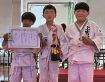 上富田が低学年優勝／由良町少年柔道大会