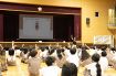 大阪の小学生、LGBTQ＋やDE&IをUSJの取り組みから学ぶ　従業員とその家族がパレードに参加も