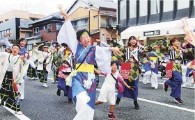 市街地に活気／田辺「弁慶まつり」