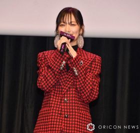 ミニスカで“美脚”を披露した山下美月 （C）ORICON NewS inc.