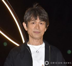 江口洋介、スポーティーな装いでカルティエイベント　会場は国立競技場で「考えて着ました」