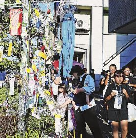 多くの人が訪れた「ＧＩＮＺＡ　七夕まつり」（７日、和歌山県田辺市の銀座商店街で）