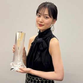 元乃木坂46・山下美月、「女性ソロ写真集」ジャンルで1位「アイドル最後の姿をギュッと詰め込んだ1冊」【オリコン年間】