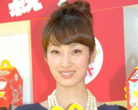 坂下千里子、大物芸人とペアルックで“偽夫婦”に　「あら、お似合いじゃないですか」「本当ですか（笑）」