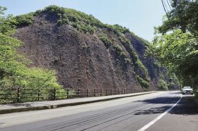 古座川国際ロードレースのコースとなっている国道３７１号（和歌山県古座川町相瀬で）