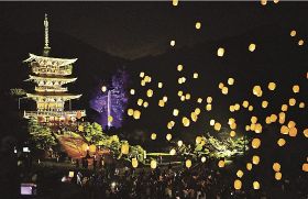 世界遺産２０周年／那智山で光の催し／７月６、７日　夜