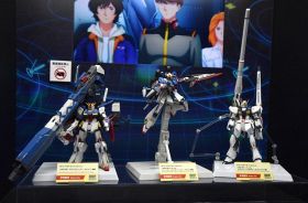 参考展示された『機動戦士ガンダムU.C. ENGAGE』に登場したMSたち （C）ORICON NewS inc.