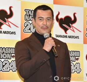 伊藤英明、熱いフィギュア愛「秋葉原をパトロールしています」　『ガンダム』コロニー side7の前で20分