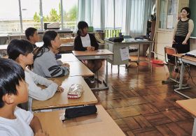 統計の面白さ知って／出雲小で県の出前授業／串本