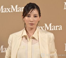 加藤あい、貴重“ショット”とともに結婚11周年を報告「旦那さんが羨ましい」　8年ぶり公の場で登場で話題