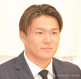 山本由伸、シンプルコーデでクールに出勤「エルメスのサンダルかわいい」「決まってるぅ～」