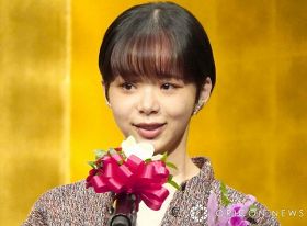 趣里「おとうちゃん会えました」熱烈“ハグ”で再会を喜ぶ「ご立派になられて」「かわいすぎだろぉぉぉぉお!!!!」　『ブギウギ』親子に反響