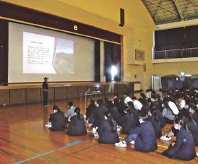 消防団の活動紹介／上富田　熊野高で防災講演会