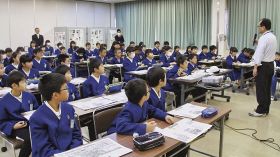 紀伊民報見学／三栖小学校５年生