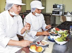 鹿肉と鶏肉　食べ比べ／調理コースでジビエ学ぶ／南部高