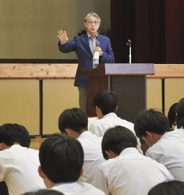 「まちづくりに参画を」／田辺高で真砂市長が講演