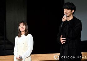 小学生たちに特別授業を行った（左から）芳根京子、松坂桃李 （C）ORICON NewS inc.