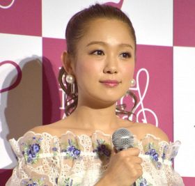 西野カナ、“ぱっつん前髪”イメチェンヘア公開に「めっちゃ好き。。きゅん」反響