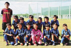 白浜が優勝、県大会へ　少年サッカーの４年生大会西牟婁予選