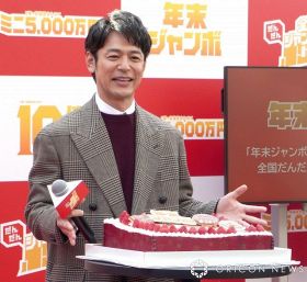 妻夫木聡、誕生日サプライズも照れ笑い「祝われ慣れてない」