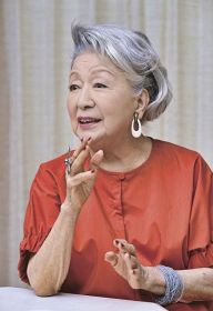 芝居やれるのはめでたい／９０歳で主演　草笛光子