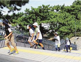 海水浴客が避難訓練／田辺市扇ケ浜