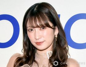 吉田朱里、太ももまぶしい“超ミニ丈”着こなす　美脚全開な私服コーデ紹介「可愛すぎる〜〜」