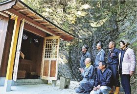 100年ぶり　お堂新調　南紀一瀬川不動尊、和歌山県みなべ