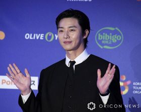 『2024 MAMA AWARDS』のレッドカーペットに登場したパク・ソジュン（C）ORICON NewS inc.