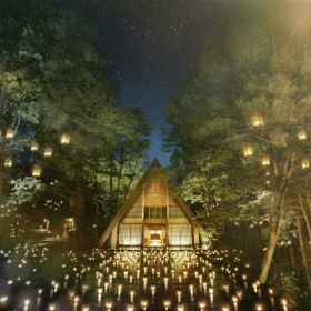 毎年話題になる『軽井沢高原教会 サマーキャンドルナイト』