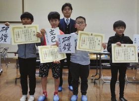 硲君（稲成小１年）が３位／小学生将棋県大会