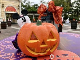 東京ディズニーリゾートのSPイベント『ディズニー・ハロウィーン』（10月1日～11月7日）、期間中はフォトジェニックなグルメが登場！　写真は、光るかぼちゃデザインのゴースト付きポップコーンバケット （C）ORICON NewS inc.