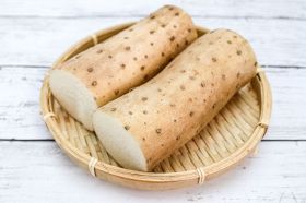 かゆくなったり、ヌメヌメして滑ったり…調理時に悩ましい栄養野菜「長芋」。