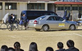 自転車ルール守って／交通安全教室で事故再現／白浜富田中