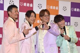 『明治座新春純烈公演』初日後取材会に参加した純烈（左から）岩永洋昭、白川裕二郎、酒井一圭、後上翔太（C）ORICON NewS inc.