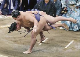 豊昇龍５連勝／大相撲秋場所