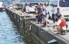 片桐君（高池小）が優勝／串本で珍魚釣り大会