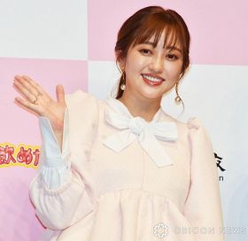 菊地亜美、妊娠7ヶ月の大きなお腹でイベント登場「来年2月ぐらいまでは働こうと」