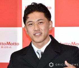 車いすテニス小田凱人、スーツ姿でキメキメコーデ　ファッションもテニスと一緒で「勝負だと思って挑んでいます」