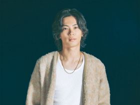 Number_i神宮寺勇太“愛車”を公開「関東の夜を颯爽と走れるバイクが欲しいとお願いして」