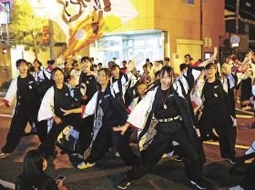 夜の商店街　大にぎわい／田辺でヤーヤーまつり