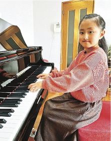 全国で銀賞、アジア大会へ／ピアノで瀧本さん（串本西小２年）