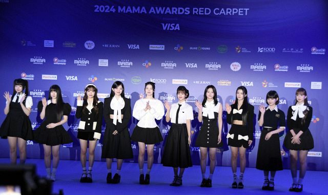 『2024 MAMA AWARDS』のレッドカーペットに登場したME:I（C）ORICON NewS inc.