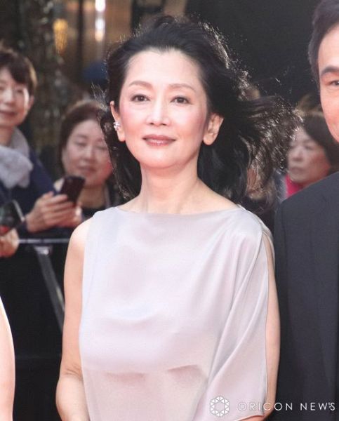 『第37回東京国際映画祭』のレッドカーペットに登場した麻生祐未 （C）ORICON NewS inc.