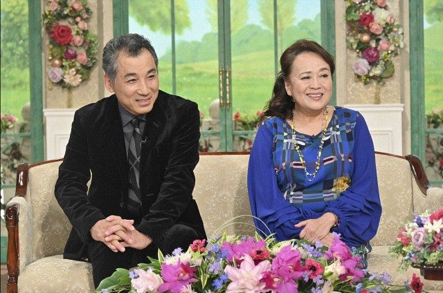 『徹子の部屋』に出演する土屋良太、渡辺えり（C）テレビ朝日