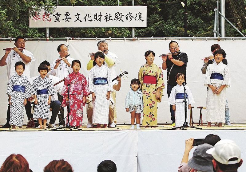 福路町、江川、北新町の３町による囃子の奉納（和歌山県田辺市東陽で）