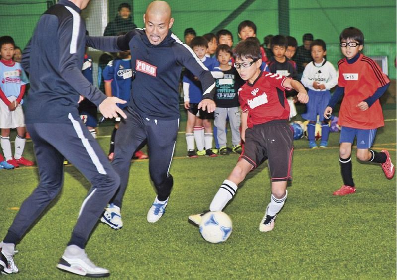 小学生にサッカー技術指導 現役選手や元ｊリーガーら 紀伊民報agara