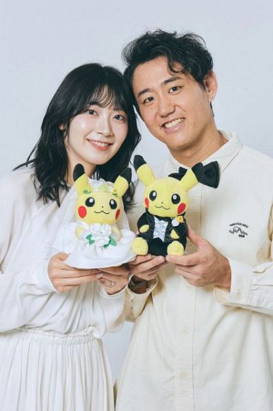 結婚を正式発表した（左から）檜山沙耶と、プロテニスプレイヤー西岡良仁