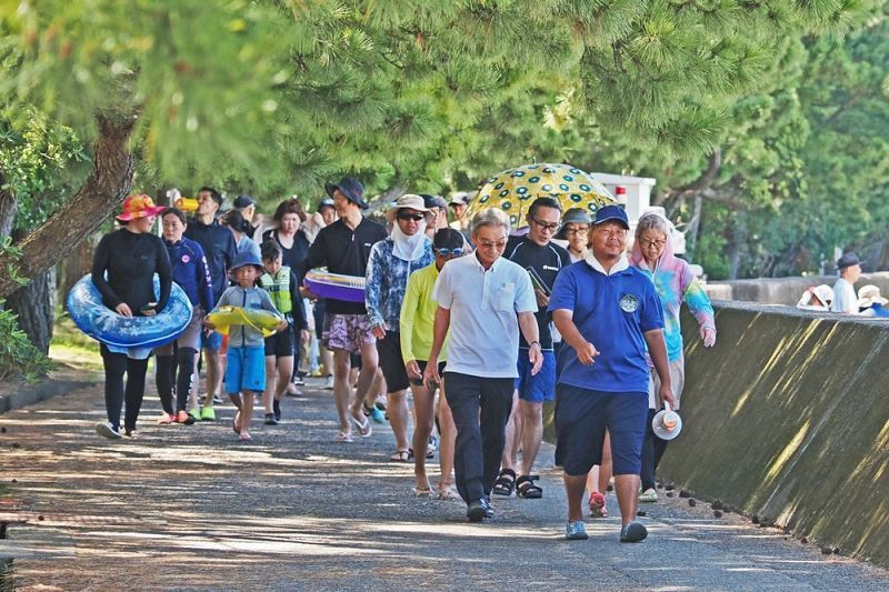 海水浴客が避難訓練　津波を想定、和歌山県田辺市扇ケ浜：紀伊民報AGARA｜和歌山県のニュースサイト