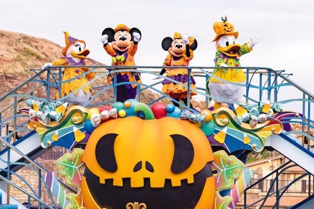 東京ディズニーシーで開催する『ディズニー・ハロウィーン・グリーティング』（C）Disney